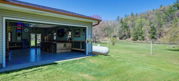 现场冰钓：尼库萨湖滨之家！(Ice Fishing on-Site Waterfront Nekoosa Home!)图片