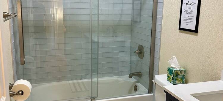 Charming 2-bedroom apt just 10 mins from Frontier Park, Cheyenne with AC, WiFi图片