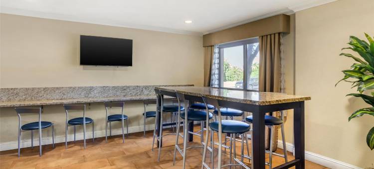 普莱森顿贝斯特韦斯特优质酒店(Best Western Plus Pleasanton Inn)图片
