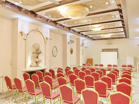 Queen's Astoria Design Hotel Over view