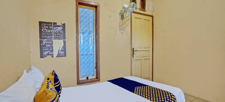 O酒店莉莉公寓伊斯兰旅馆靠近吉塔邦皇家城市(Hotel O Lili Kost SyariahNearKetapang Royal City)图片