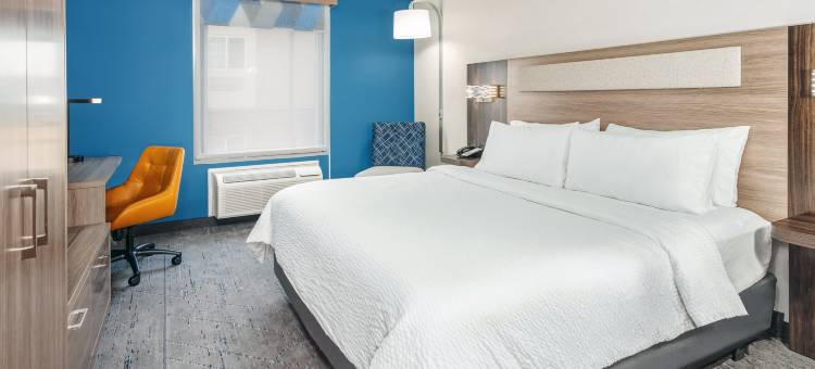 智选假日套房酒店布卢明顿市中心 - 正常(Holiday Inn Express & Suites BLOOMINGTON - NORMAL by IHG)图片