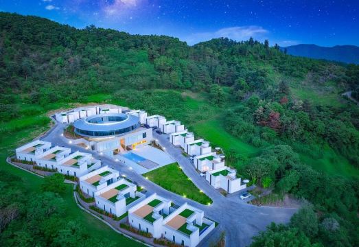 Chuncheon Interstellar Pool Villa外景图