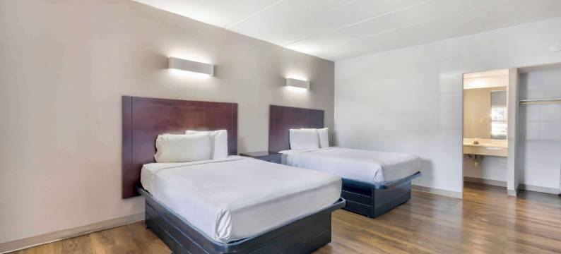 弗吉尼亚瀑布教堂 - 阿灵顿大道 6 号汽车旅馆(Motel 6 Falls Church, VA - Arlington Boulevard)图片