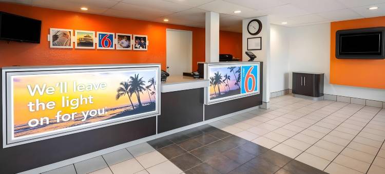 本图拉海滩6号汽车旅馆(Motel 6 Ventura, CA - Beach)图片