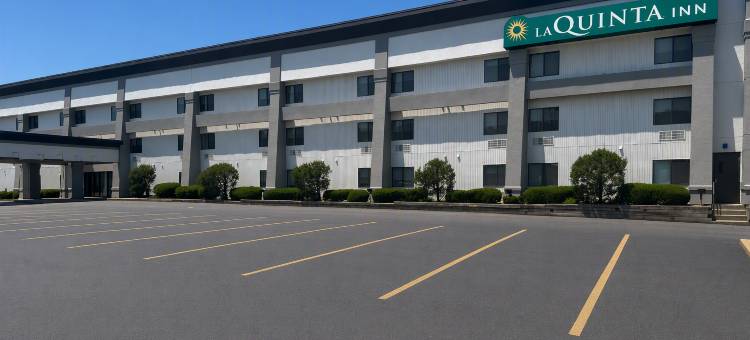 奥本伍斯特拉昆塔温德姆酒店(La Quinta Inn by Wyndham Auburn Worcester)图片