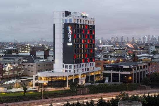 伊斯坦布尔拜拉姆贝沙华美达安可酒店(Ramada Encore by Wyndham Istanbul Bayrampasa)