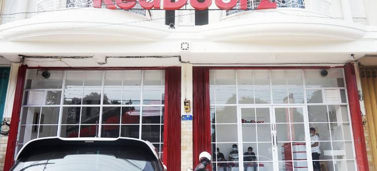 红多兹酒店@勿里达惹兰丹绒(RedDoorz @ Jalan Tanjung Blitar)图片