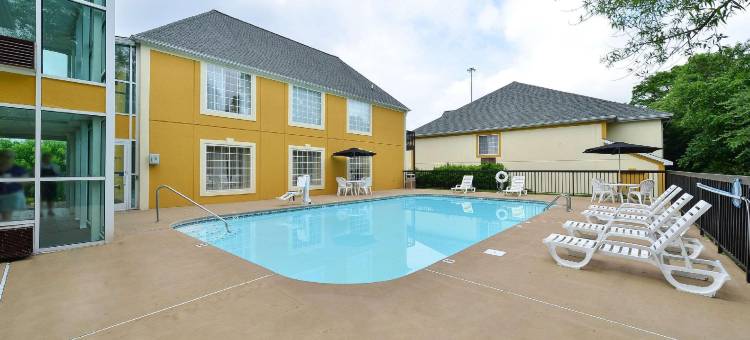 凯艺酒店-近克罗斯维尔坎伯兰山州立公园(Quality Inn Crossville Near Cumberland Mountain State Park)图片