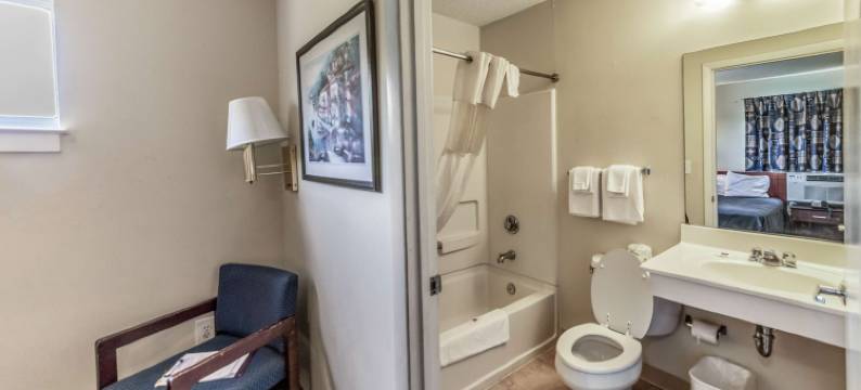 北卡罗莱纳格林斯伯勒 6 号开放式公寓酒店 - I-40(Studio 6 Extended Stay - Greensboro, NC - I-40)图片