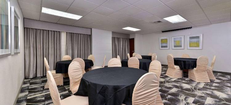 舒适酒店及套房-弗赖拉辛-普莱诺(Comfort Inn & Suites Frisco - Plano)图片