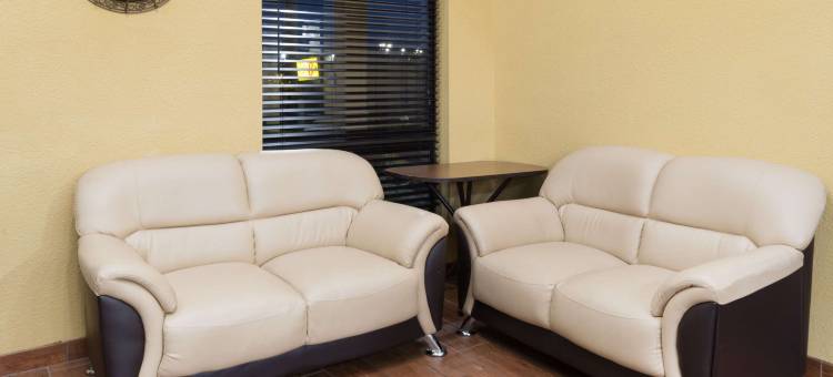 沃伦斯堡温德姆速8酒店(Super 8 by Wyndham Warrensburg)图片