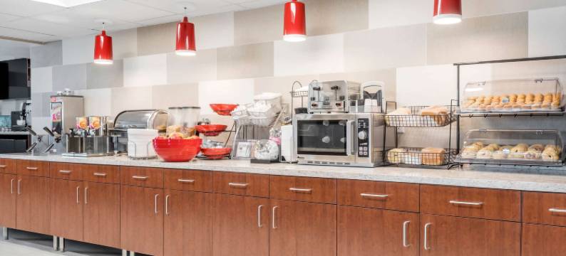 明尼阿波利斯黄金谷华美达酒店(Ramada by Wyndham Minneapolis Golden Valley)图片