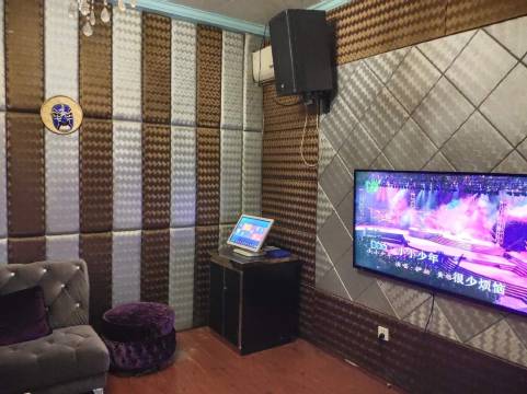 聚开心轰趴度假别墅(丹霞路分店)