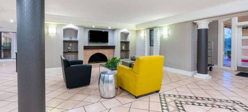 北伍德兰兹温德姆速 8 酒店(Super 8 by Wyndham The Woodlands North)图片