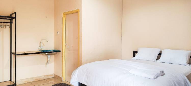 红门伊斯兰教义酒店靠近阿拉姆巴拉乔终点站占碑(RedDoorz Syariah Near Terminal Alam Barajo Jambi)图片