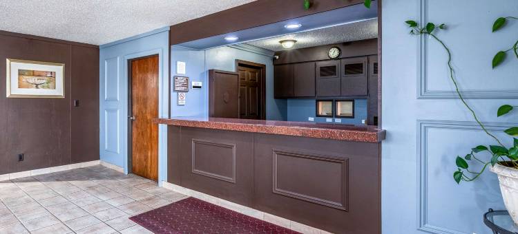 伊克诺套房旅馆(Econo Lodge Inn & Suites)图片