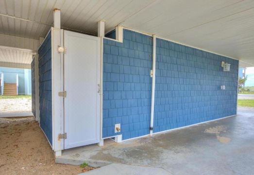 Surfrider I Hotel Overview
