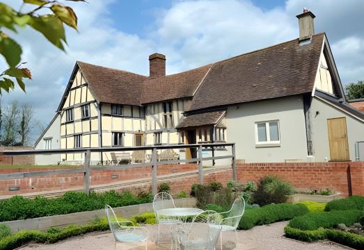 Mr & MRS Smith Eckington ManorHotel Overview