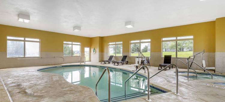 格林内尔舒适套房酒店 - 近 I-80(Comfort Inn & Suites Grinnell Near I-80)图片