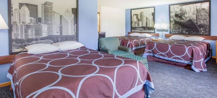 蒙莫斯温德姆速8酒店(Super 8 by Wyndham Monmouth IL)图片