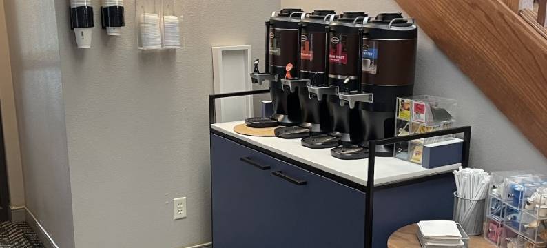 瓦利城美吟温德姆酒店及会议中心(AmericInn by Wyndham Valley City Conference Center)图片