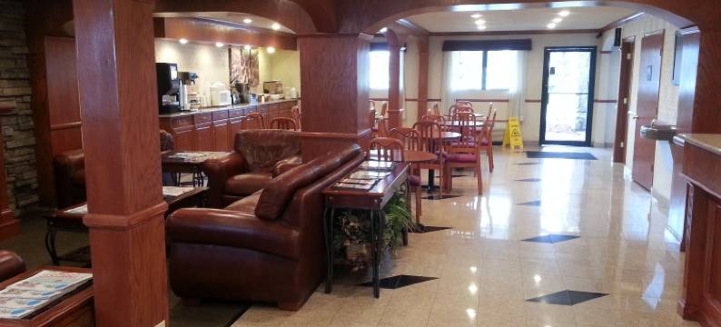 门罗戴斯酒店(Days Inn & Suites by Wyndham Monroe)图片