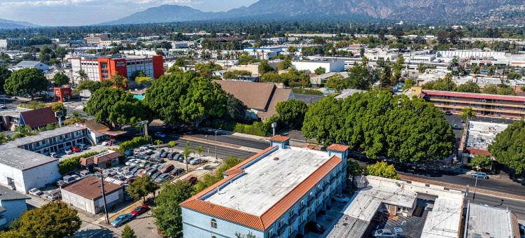 罗德威帕萨迪纳套房假日酒店(Rodeway Inn & Suites Pasadena)图片