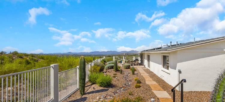 Incredible VIEWS, pool, spa, ping pong table, by GOLF course, bike and walk path图片