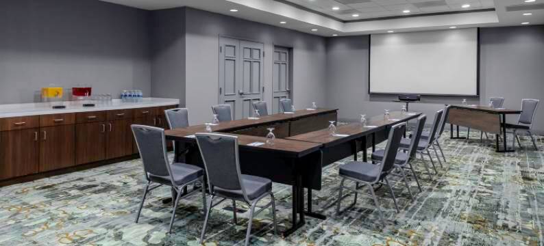 阿灵顿水晶城DCA希尔顿欢朋酒店及套房(Hampton Inn & Suites by Hilton Arlington Crystal City DCA)图片