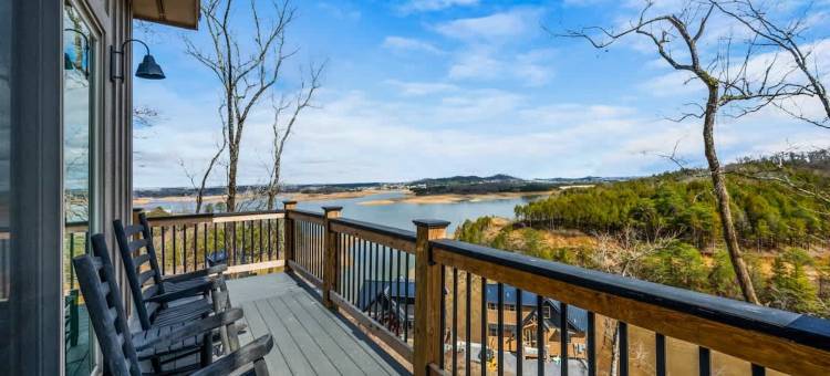 新湖景 室内泳池 可住14人 热水浴缸(NEW Lake View Indoor Pool Sleeps 14 Hot Tub)图片