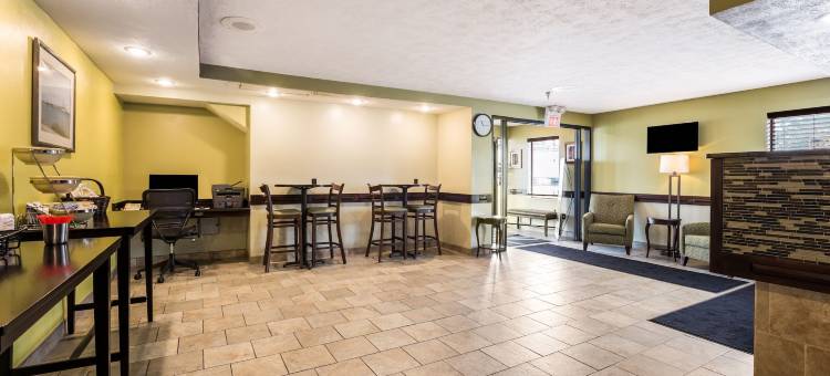 特拉弗斯城品质旅馆(Quality Inn Traverse City)图片