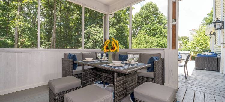 大床 可携带宠物 洗衣机 烘干机 可睡16人(KingBed PetFriendly Washer Dryer Sleep16)图片