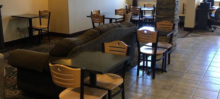 温德姆赖斯湖畔麦客达酒店(Microtel Inn & Suites by Wyndham Rice Lake)图片