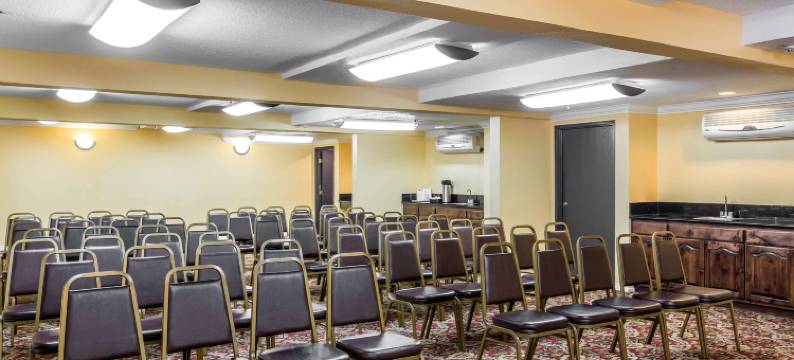 洛杉矶贝尔花园品质酒店及套房(Quality Inn & Suites Bell Gardens-Los Angeles)图片