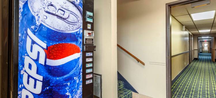 海斯 I-70 伊克诺旅馆(Econo Lodge Hays I-70)图片