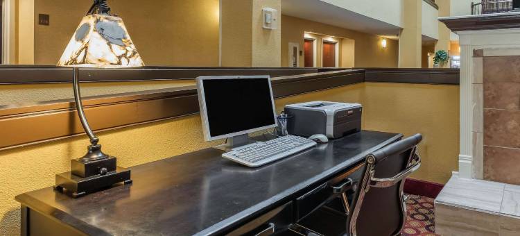 贾斯珀78号公路西舒适套房酒店(Comfort Inn & Suites Jasper Hwy 78 West)图片