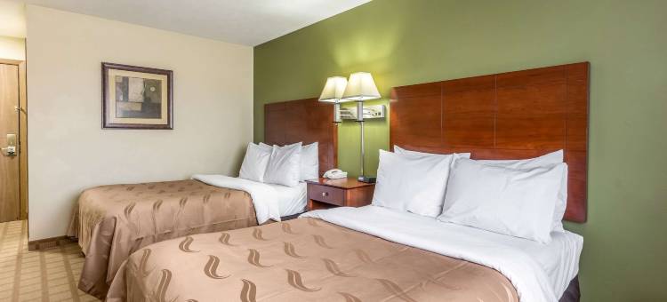 贝茨维尔 I-74 凯艺酒店(Quality Inn I-74 Batesville)图片