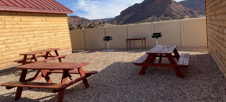 红峡谷小屋(Red Canyon Cabins)图片