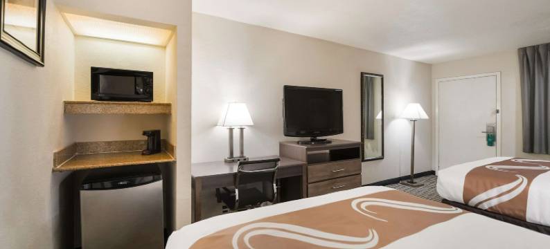 拉夫金凯艺套房酒店(Quality Inn & Suites Lufkin)图片