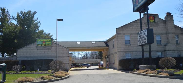 凯霍加福尔斯经济型汽车旅馆(Economy Inn Cuyahoga Falls)图片