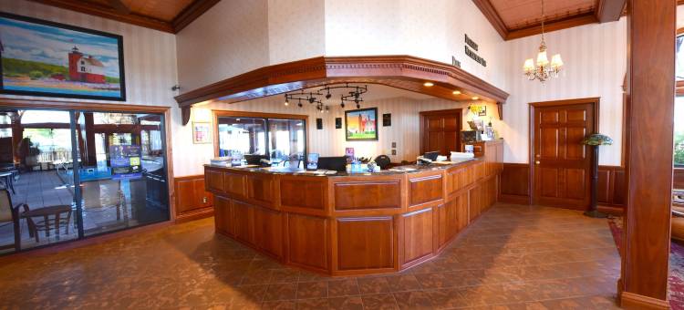 麦基诺城贝斯特韦斯特优质酒店(Best Western Plus Dockside Waterfront Inn)图片