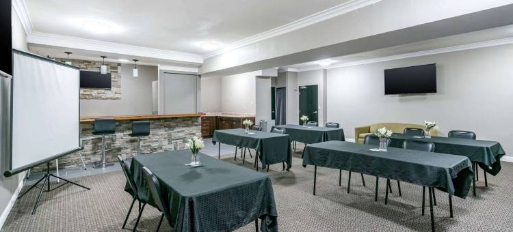 杰斐逊城凯艺套房酒店(Quality Inn & Suites - Jefferson City)图片