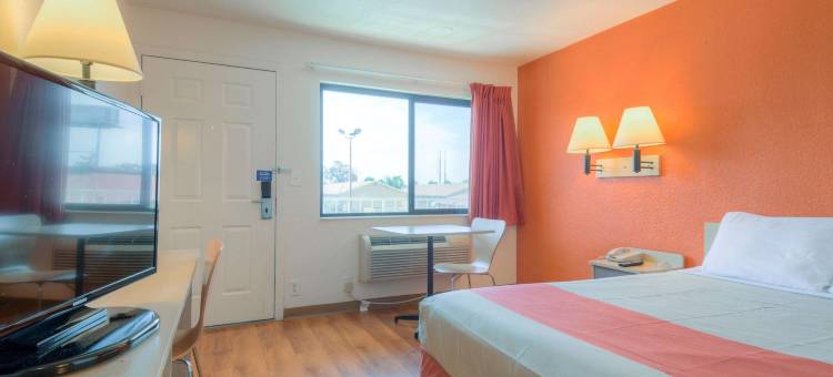 圣易西铎 - 圣迭戈边境6号汽车旅馆(Motel 6 San Ysidro, CA  San Diego Border)图片