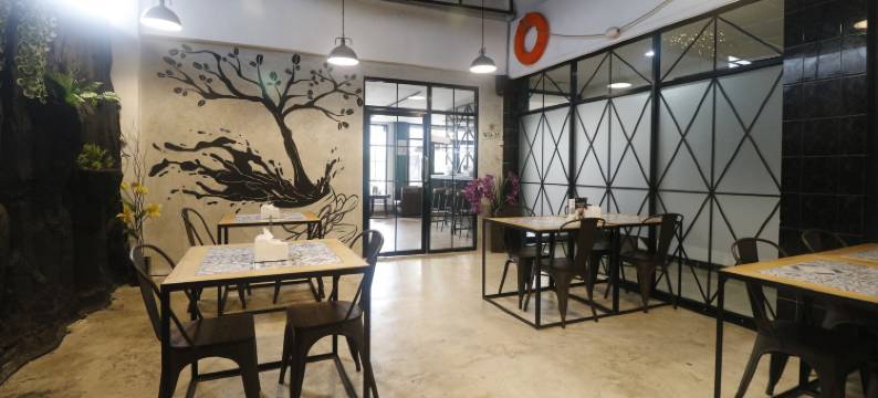 红多兹高级酒店-加兰瑞丹因坦(RedDoorz Plus @ Jalan Raden Intan Lampung)图片