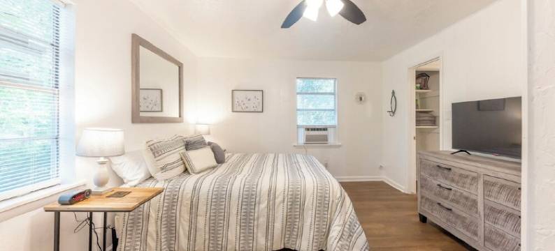 Charming 2-bedroom apartment with AC, WiFi in Benton图片