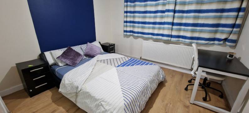 斯努兹登查尔维 – 免费停车，靠近M4 J6(SnoozeDen Chalvey – Free Parking, Near M4 J6)图片