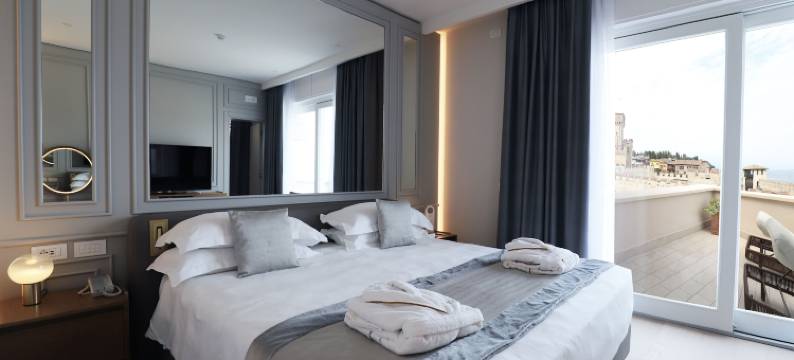 西尔米奥内温泉大酒店(Grand Hotel Terme Sirmione)图片