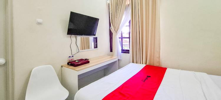 OYO 94019 Griya Wisata伊斯兰酒店(RedDoorz Syariah at Griya Wisata Wonogiri)图片