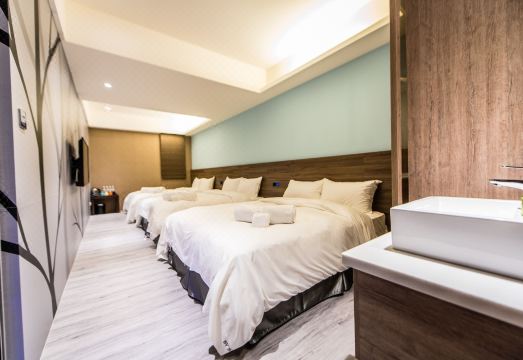 Six Fukun Hotel Hotel Overview